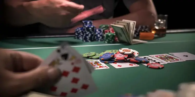 Đọc tình huống và điều chỉnh chiến lược cược